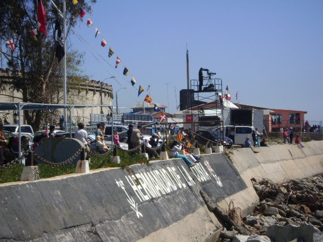 Clubes de Recreo el día de la Revista Naval by José Pedro Martínez