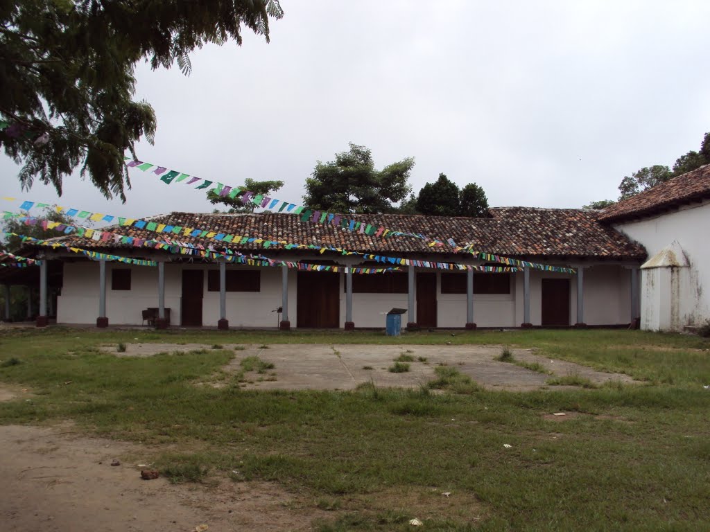 Casa cural de Huizucar by feinteriano