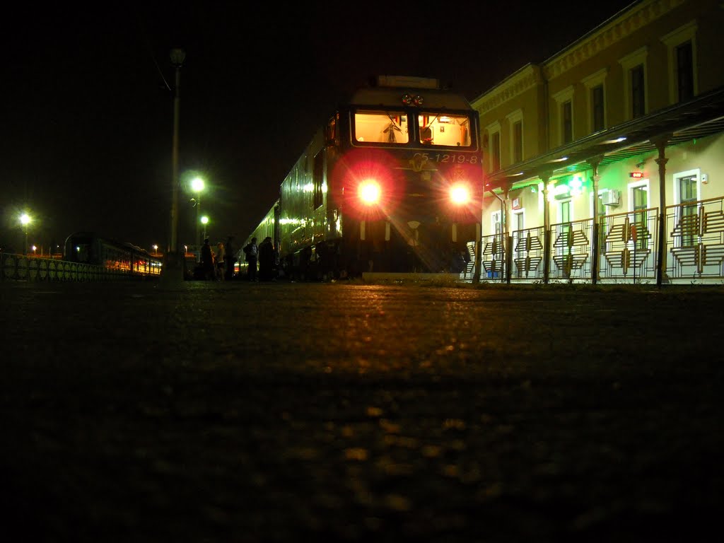 Train read to go by Radu Constantin