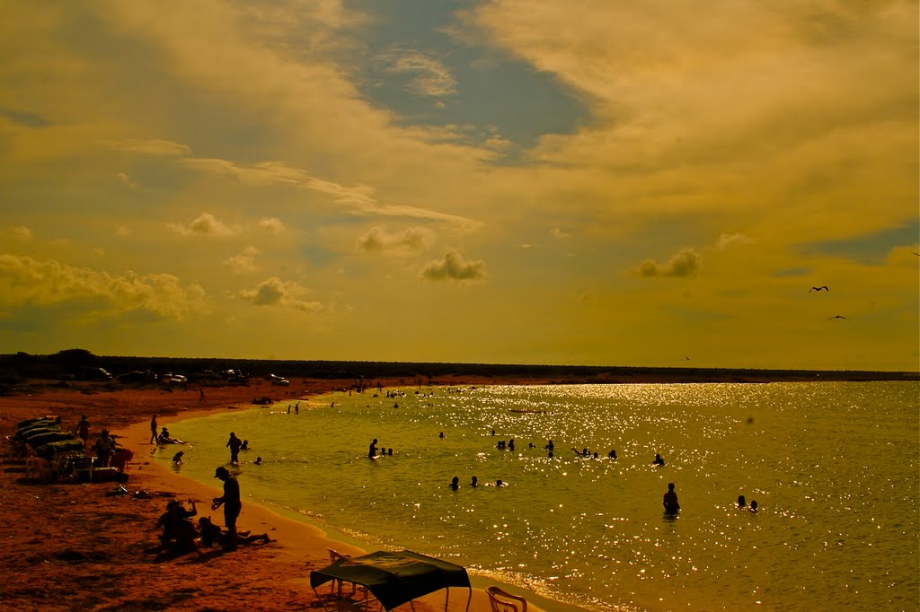 Playa en Puerto Escondido by Leo_Lucena