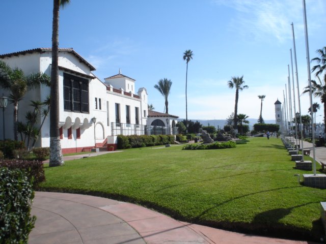 Centro civico, social y cultural "El Riviera" by RANDYJAVIER