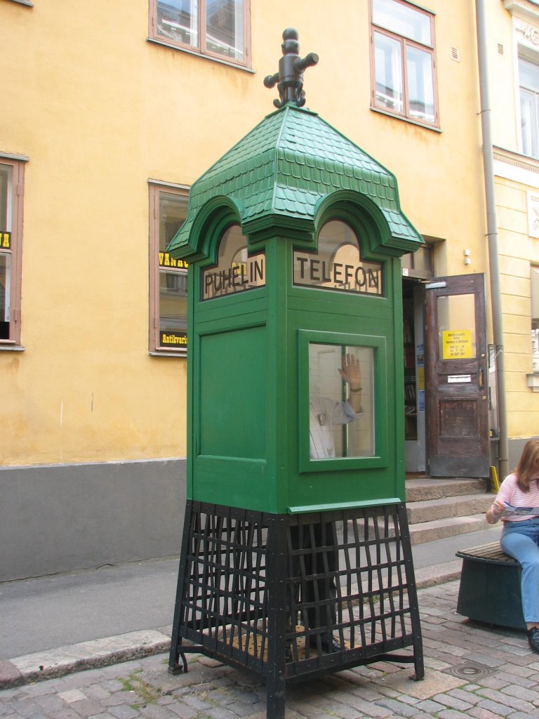 Phone-Booth / Helsinki by Nurettin Peşkircioğlu