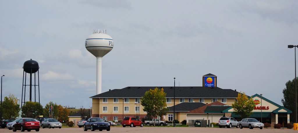 Water towers and Comfort Inn Hotel, Plover by farmbrough