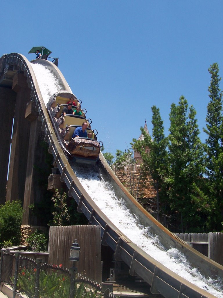 Log Ride at Six Flags Fiesta Texas by bmoses