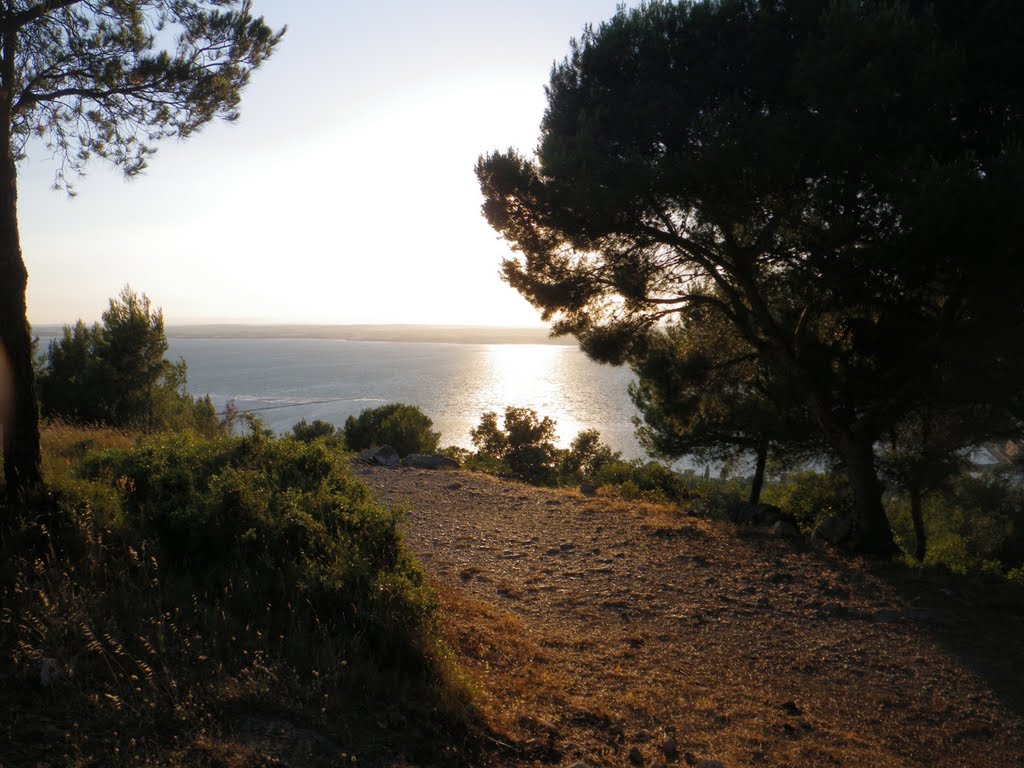 Frankreich_Languedoc-Roussillon_Hérault_Sète_Les Pierres Blanches & Étang de Thau by Elmokula