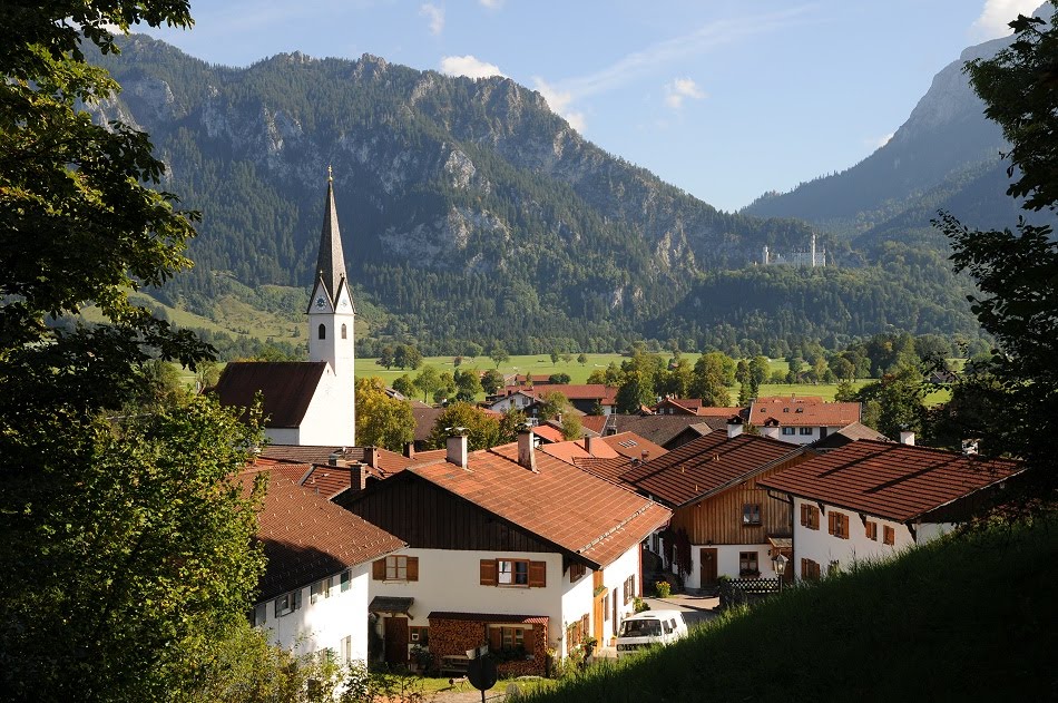 Blick vom Kurpark auf Schwangau by Robert Böck