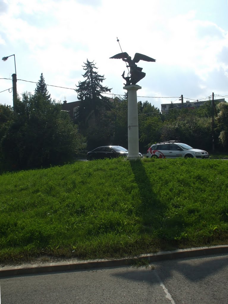 201009221452 Szobor a Pálvölgyi cseppkőbarlang bejárata előtt, a II. és III. kerület határán by Harmadik