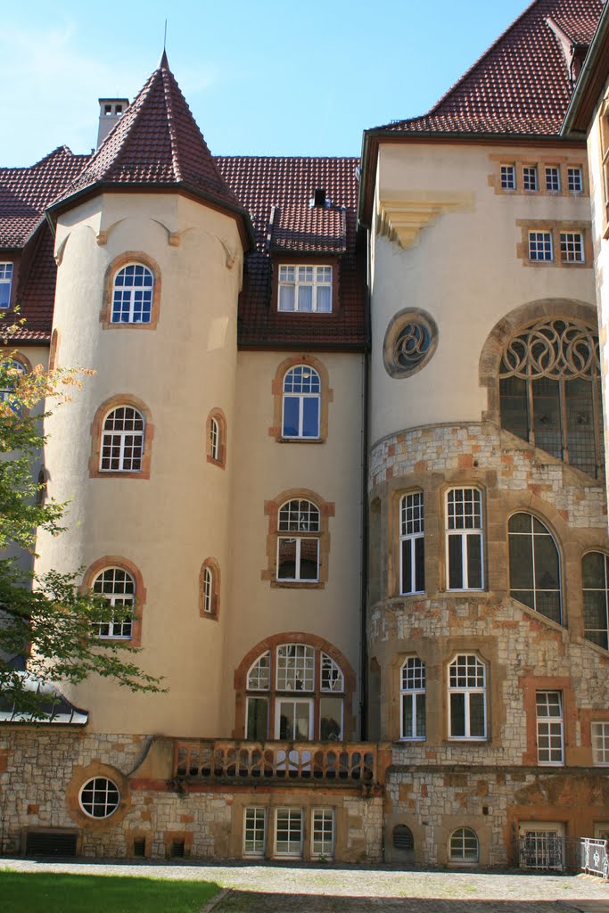 Altes Bielefelder Rathaus vom Hof her gesehen by Bilevelt