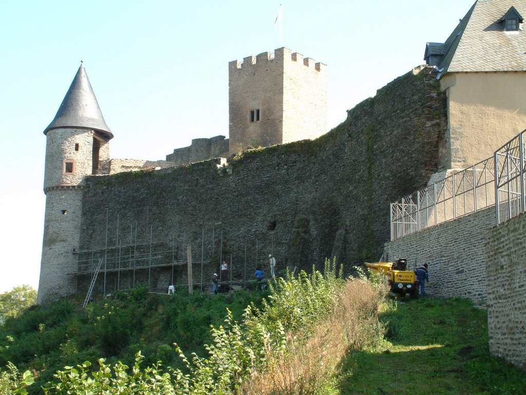 Bourscheid castle by Dick Korevaar