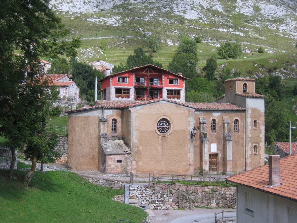 Iglesia de Tresviso. by La Casa del Chiflón (Bulnes)