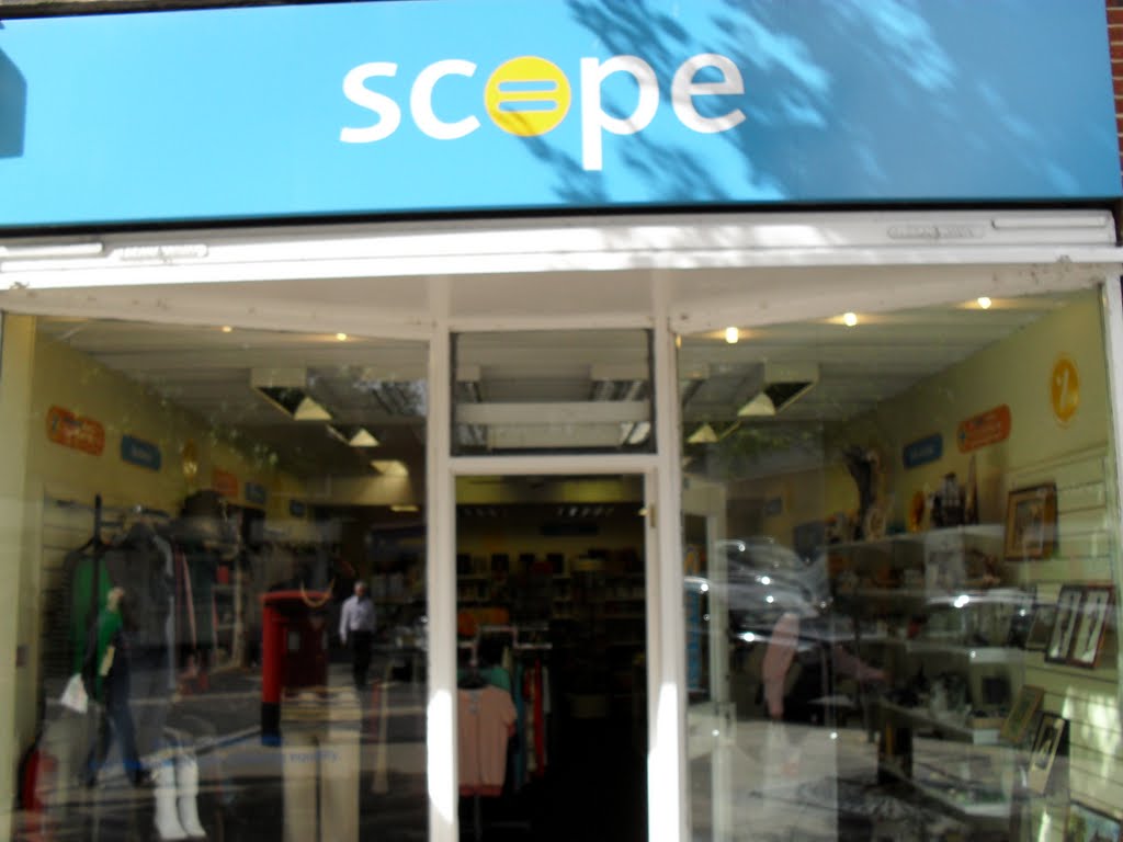 Scope, Alton Charity Shop by Robert'sGoogleEarthPictures