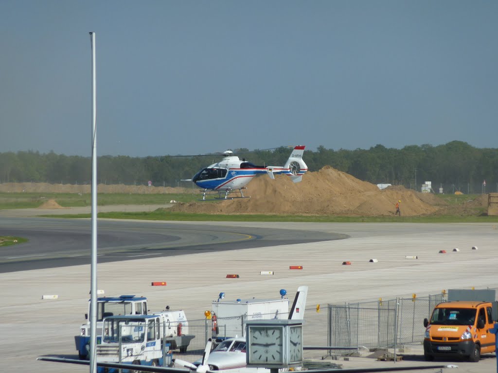 Airport-BS-Baustelle by Reinhard Böhnke