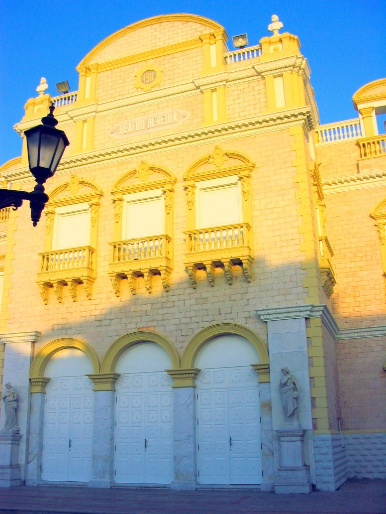 Teatro Heredia by Luis Gabriel Cuervo