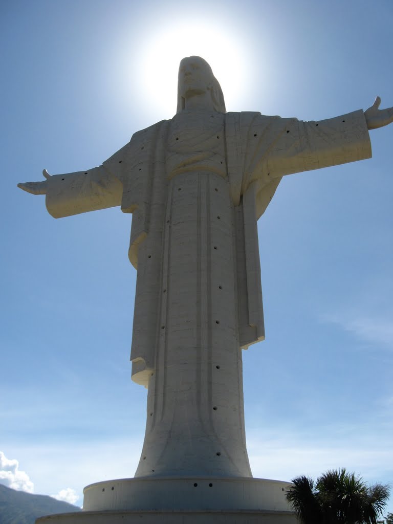 Cristo de la Concordia by McSky