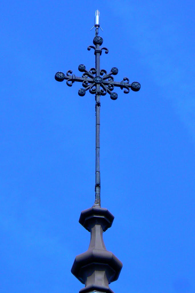 Croix sans coq du clocher de Villemotier (01) by Alain TREBOZ