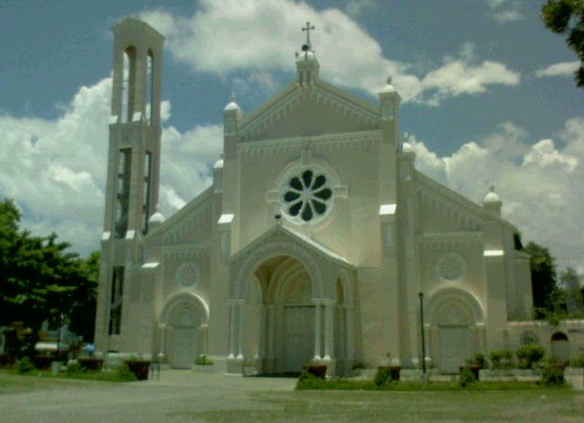 Batac Church, Batac, Ilocos Norte by Jay Apostol