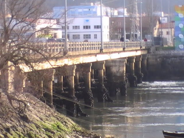 PUENTE SOBRE LA RÍA DE SANTOÑA SANTOÑA CANTABRIA by Trasmerano