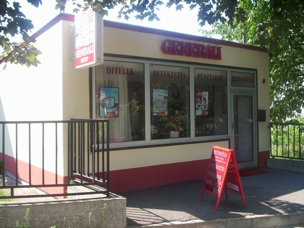 Generali-Providencia Biztosító képviselete, Cholnoky u. 8. by dolgost