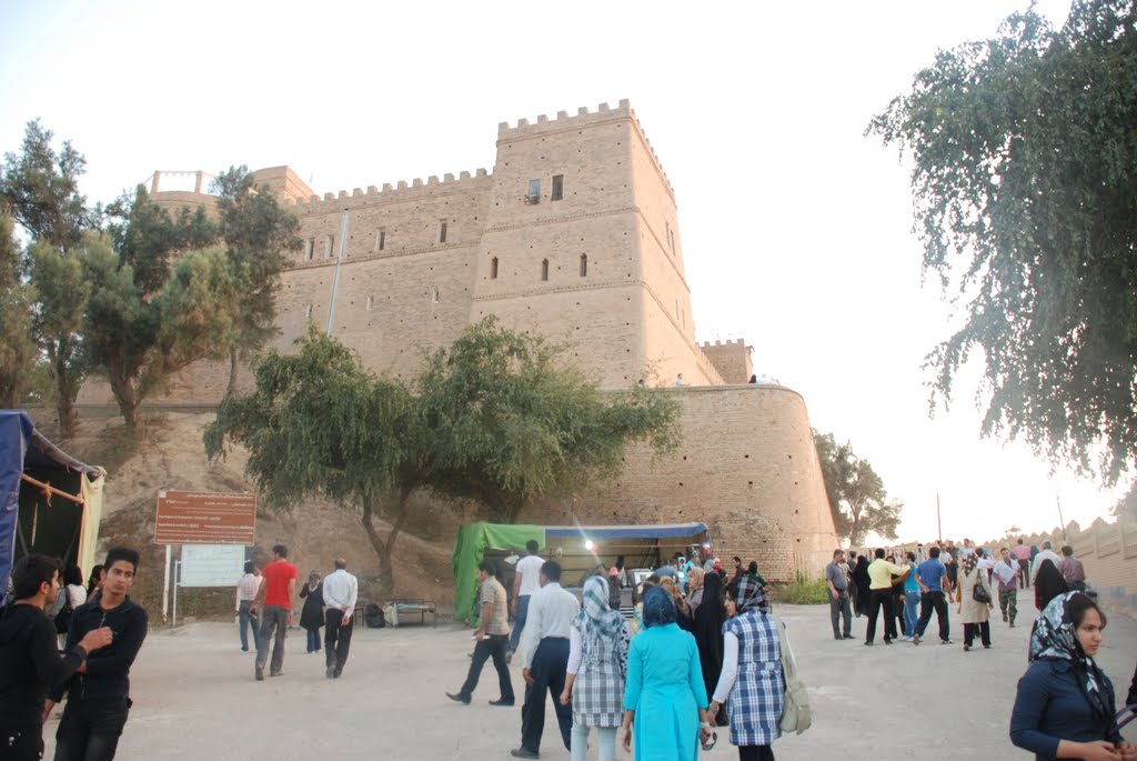 Akropol hill, Apadana Palace by bahramkerzeleng