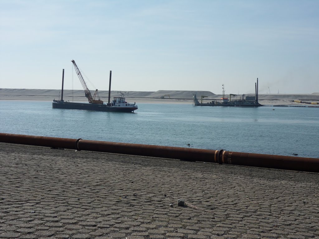 Maasvlakte, Rotterdam, Netherlands by chiel van waart