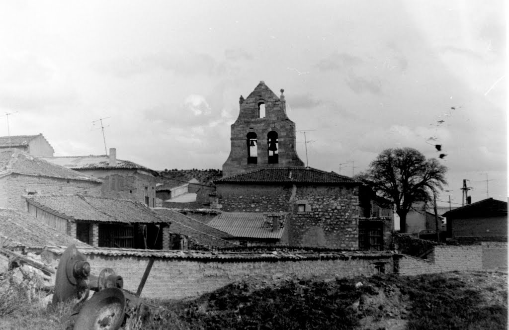 Torre de Esgueva 1981, detalle. by Carlos Orobón