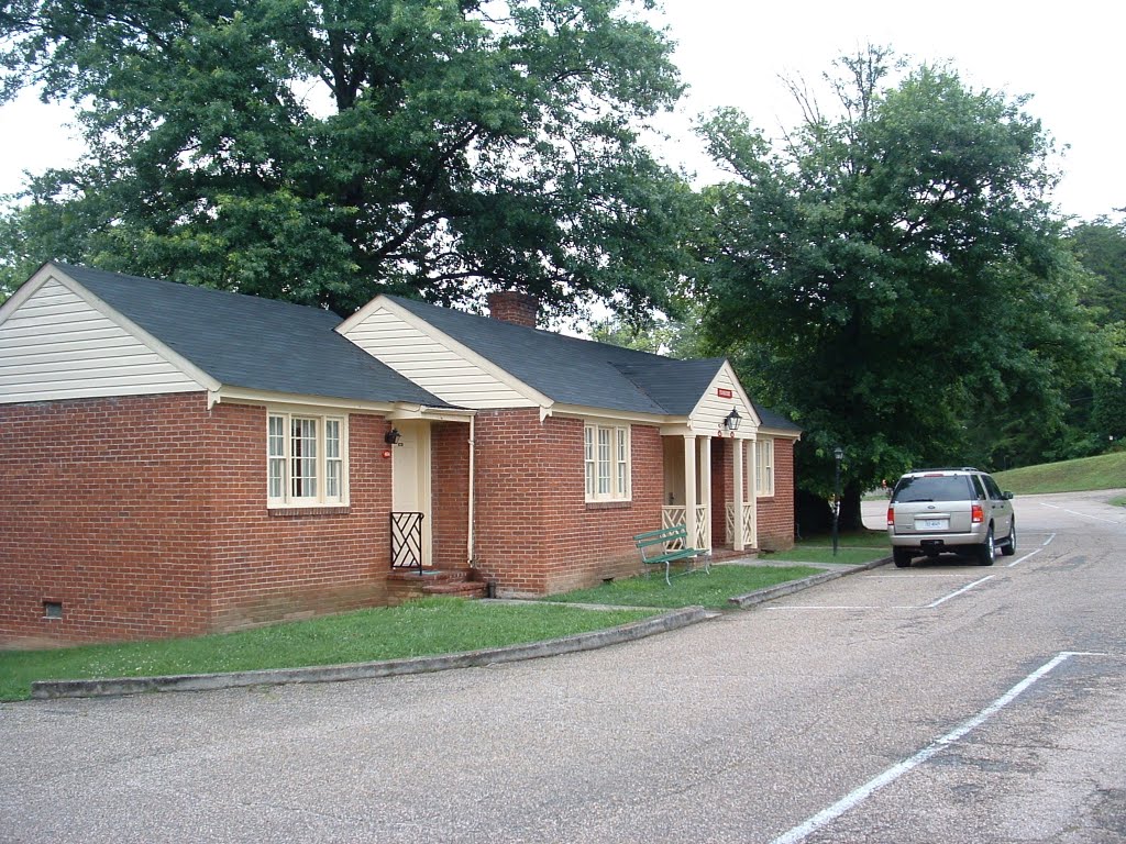 Natural Bridge Hotel Cottages by Tom L Young