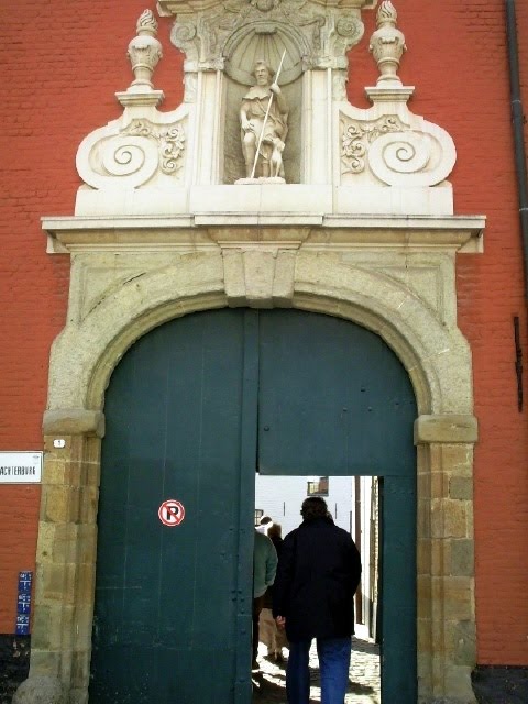 Belgium : Oudenaarde Begijnhof :(1449) the entrance gate by tinawaldo