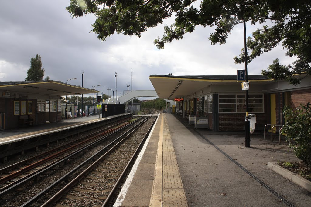 Hoylake Railway Station by Tony Oldfield