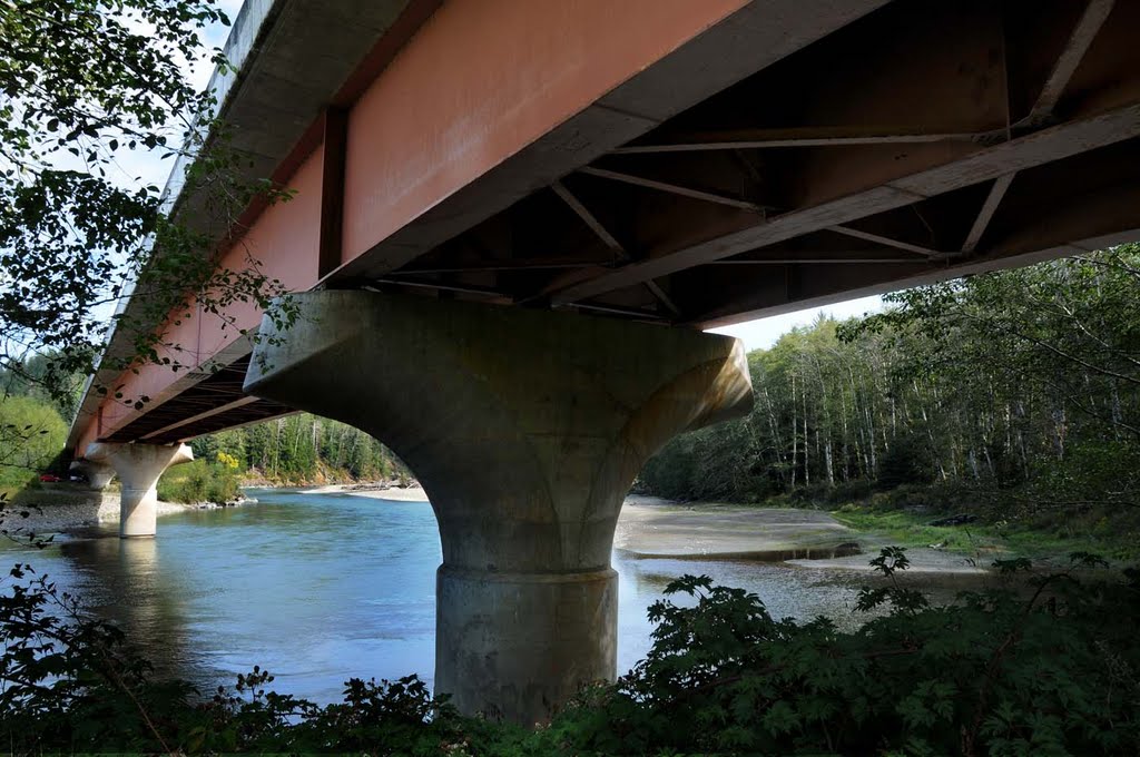 Queets-Clearwater Bridge - 201009LJW by Larry Workman QIN