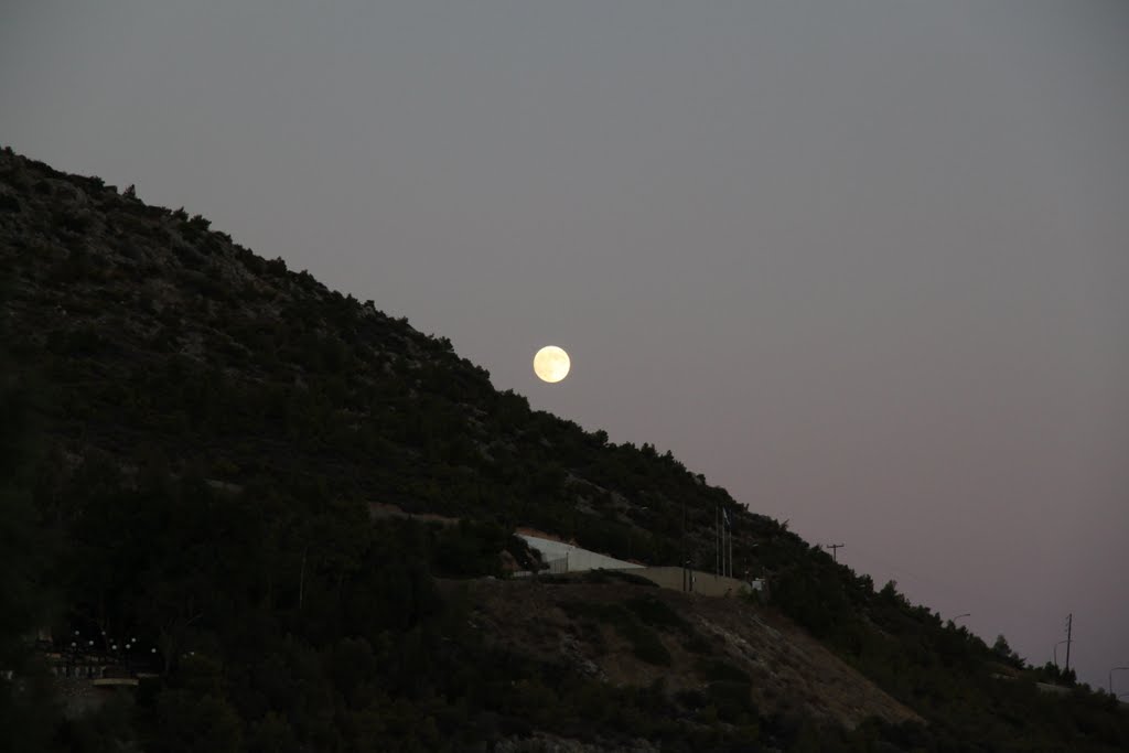 August Full Moon rising - Αυγουστιάτικη Πανσέληνος by Vartan Narinian