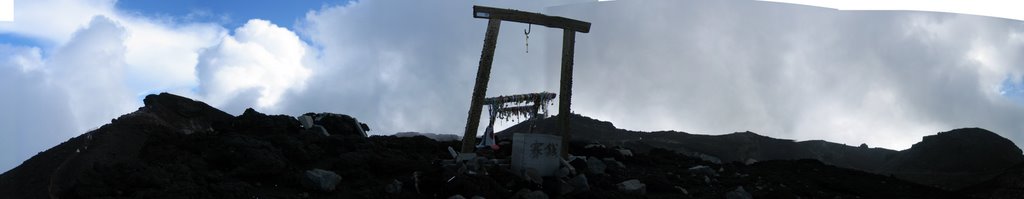 Shrine on the summit of Mt Fuji by leoboothct