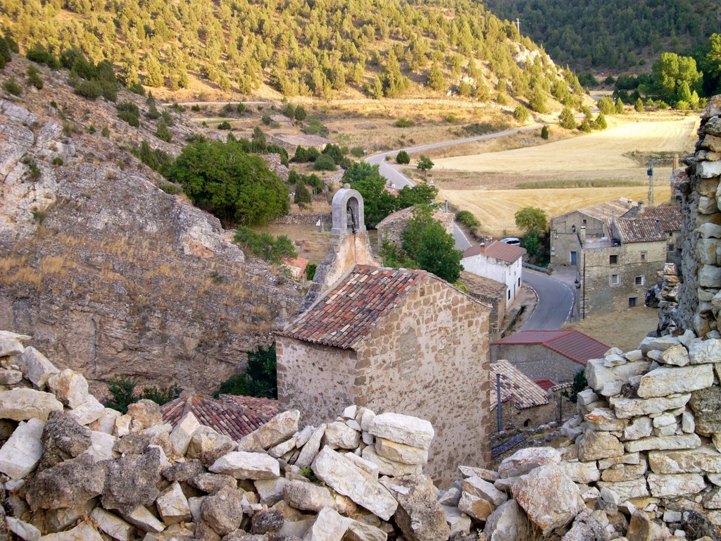 Iglesia y paisaje, desde el castillo, Chaorna by rh. antonio