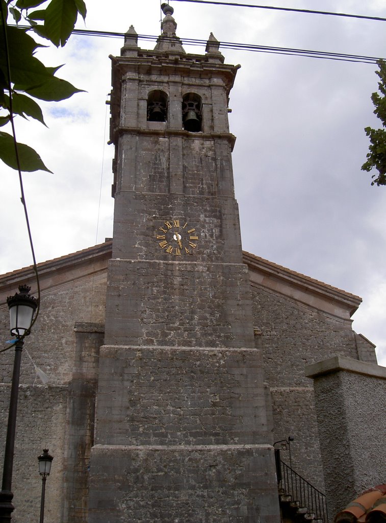 Iglesia de Alles Peñamellera Asturias by Manolo Barbon