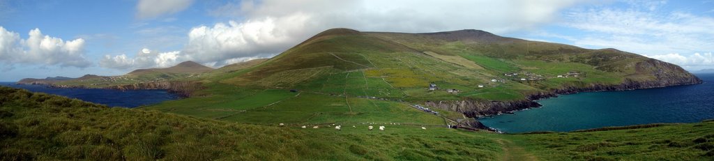 Slea Head, Dingle, Ireland by Gert Lemmen