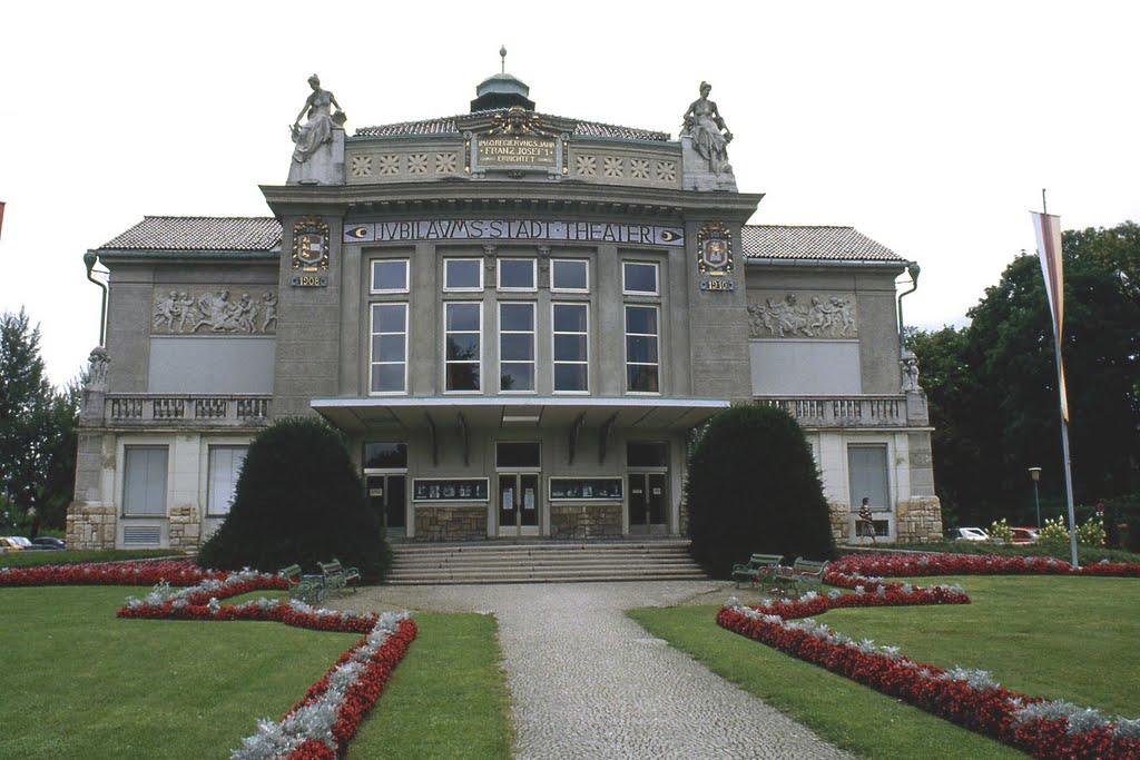 Klagenfurt - Stadstheater by J.G. Nuijten