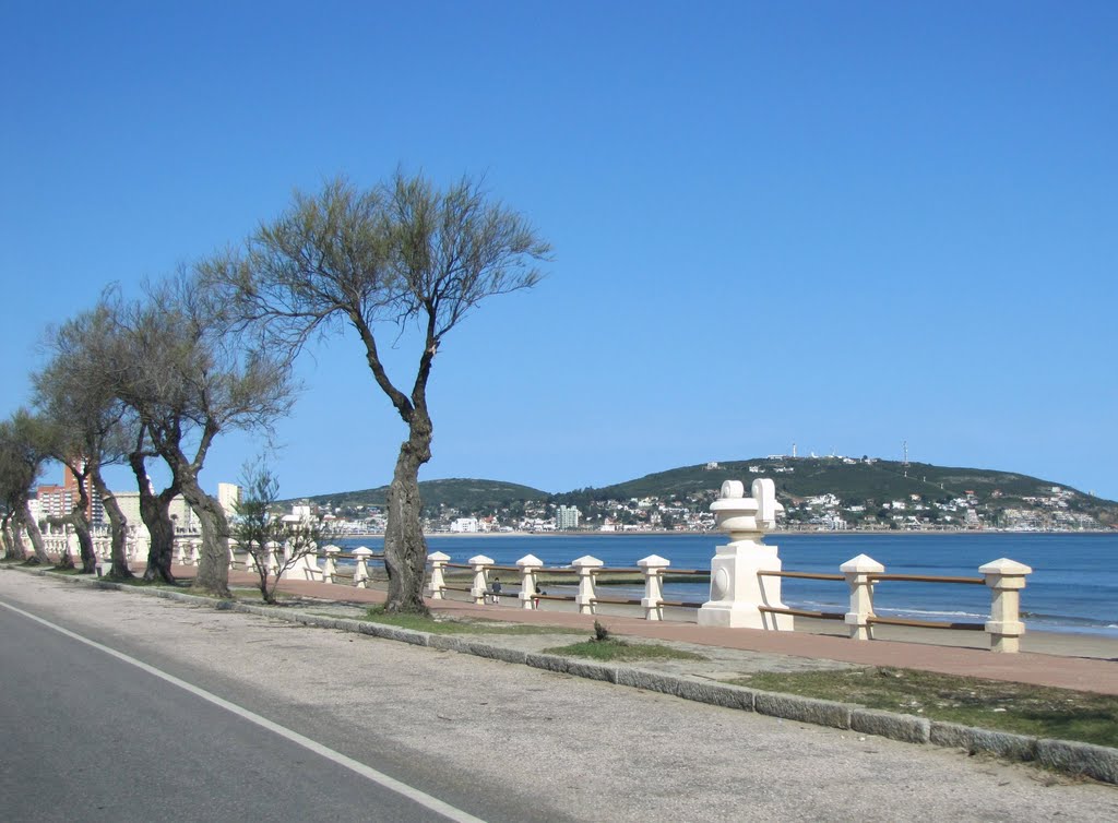 Piriápolis, Departamento de Maldonado, Uruguay. by André Bonacin