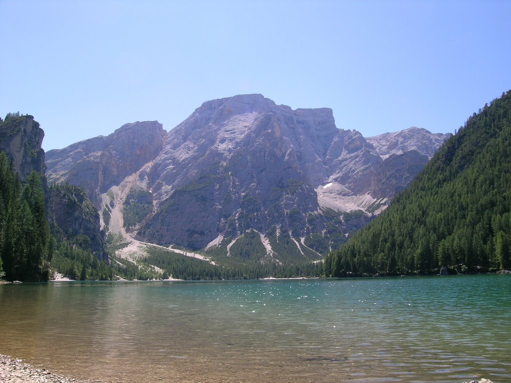 Lago di braies by emmekappaelle