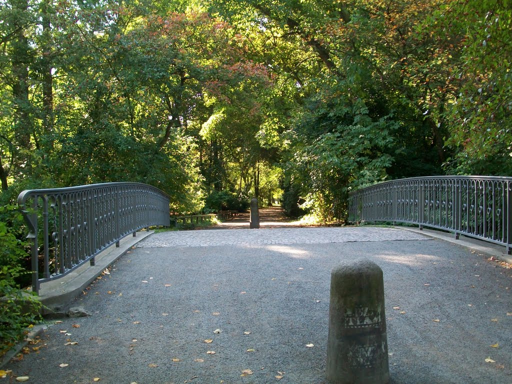 Eine Brücke im Tiergarten by Majantje