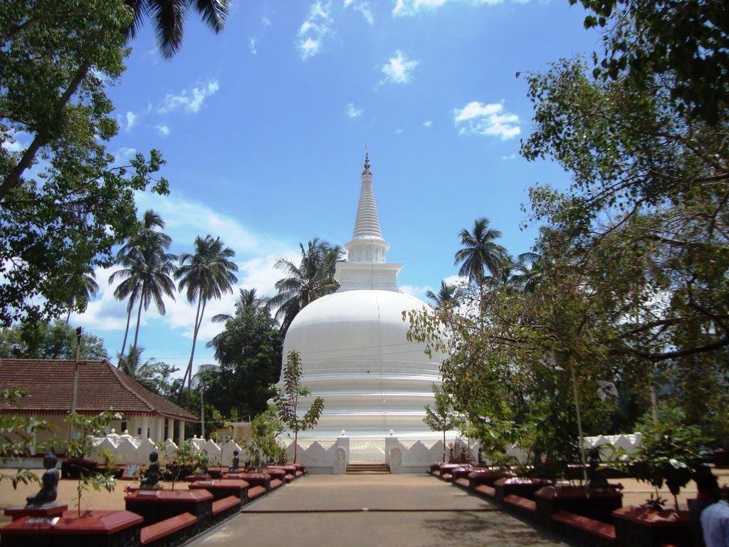 Muthiyangana Raja Maha Viharaya by jmsbandara