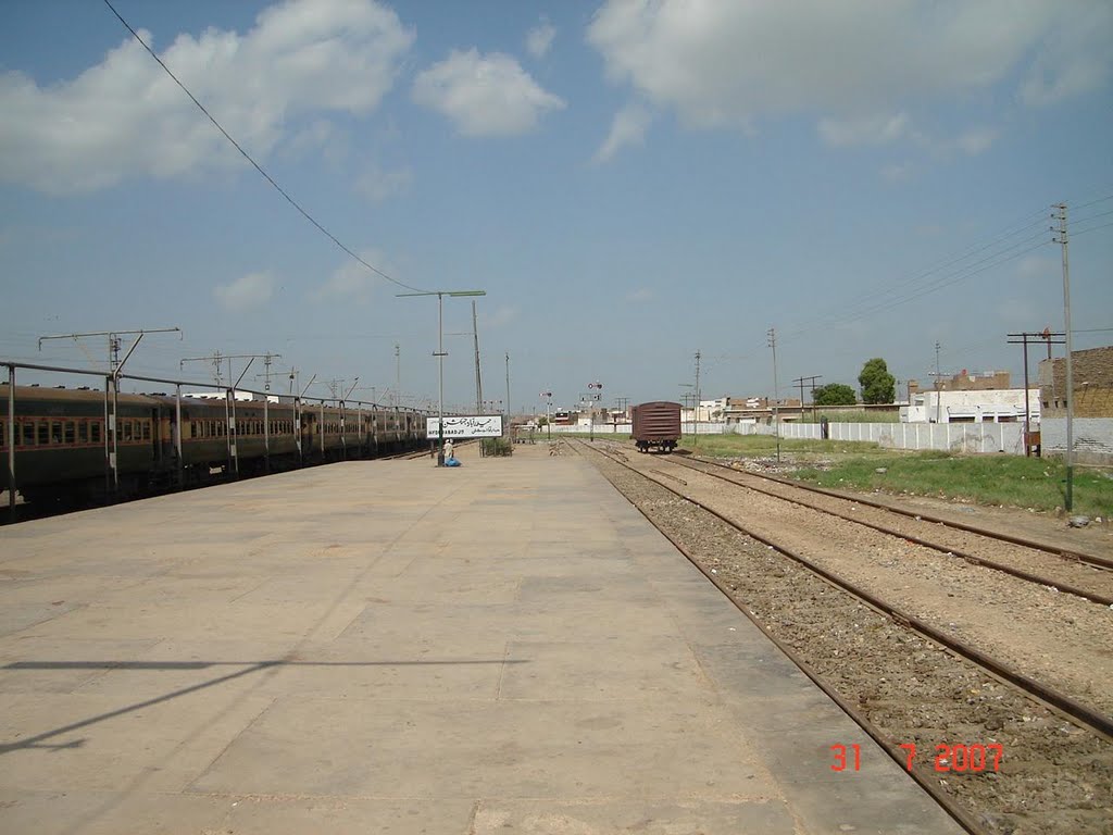 Hyderabad Station Platform by Skybolt