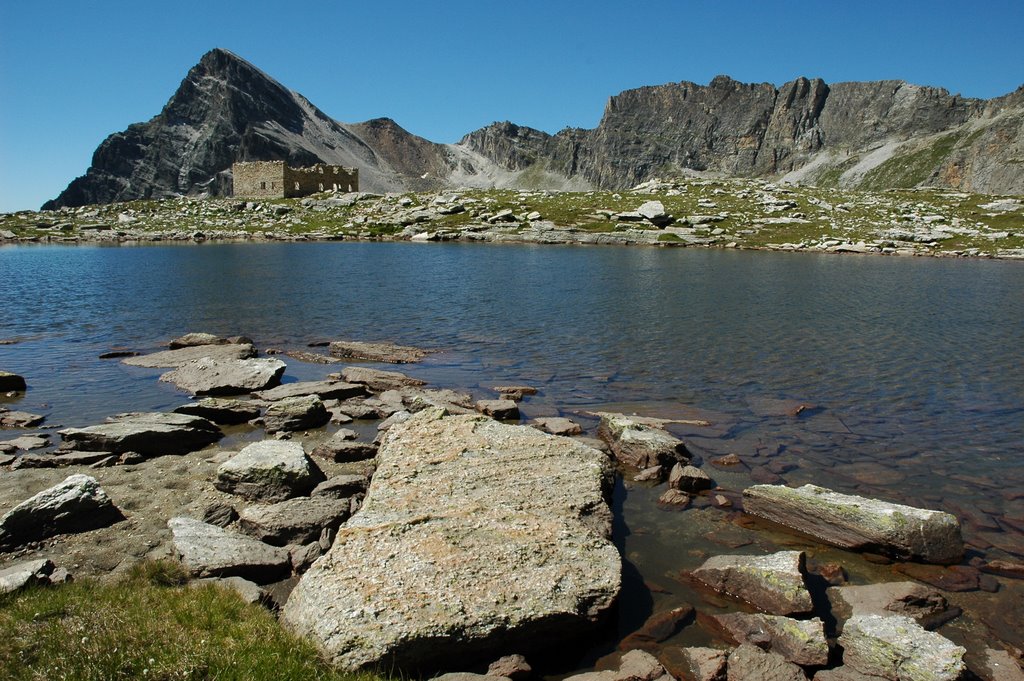 Lago Camoscere by Luca Rosso