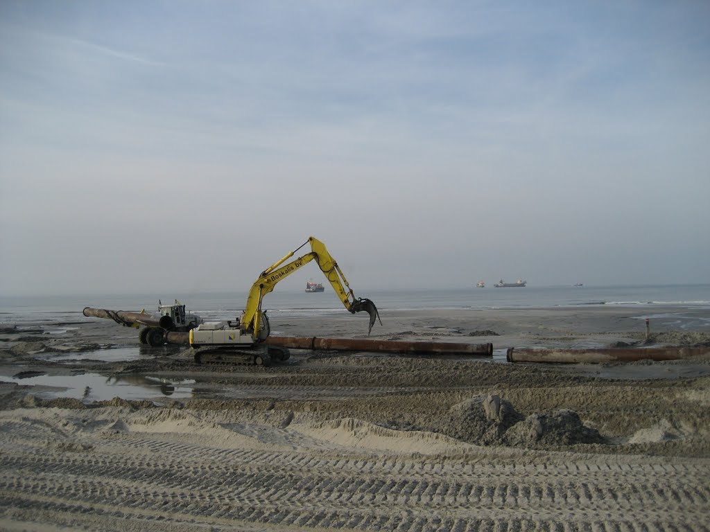 Sandaufspülung am Strand von Nes by klauscosar