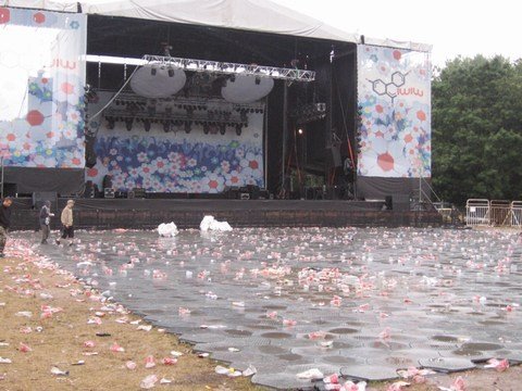 Sziget 2007 - World Music Stage in the morning by ThePunisher