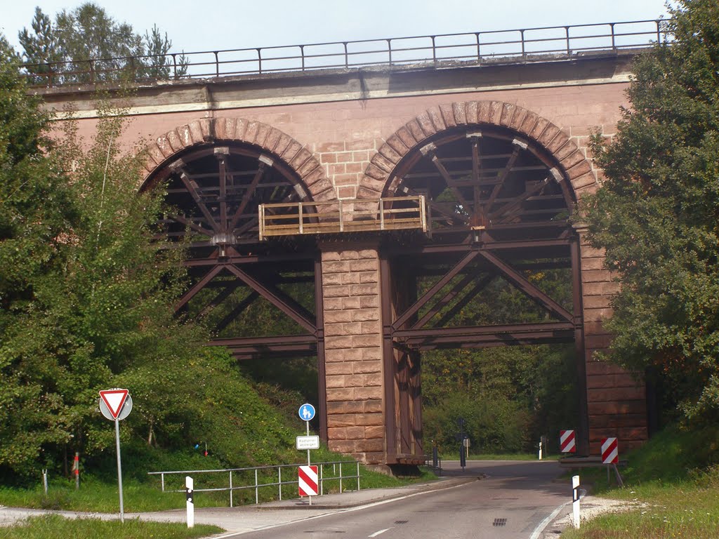 EISENBAHNBRÜCKE BEI PLEINFELD by reiner.m