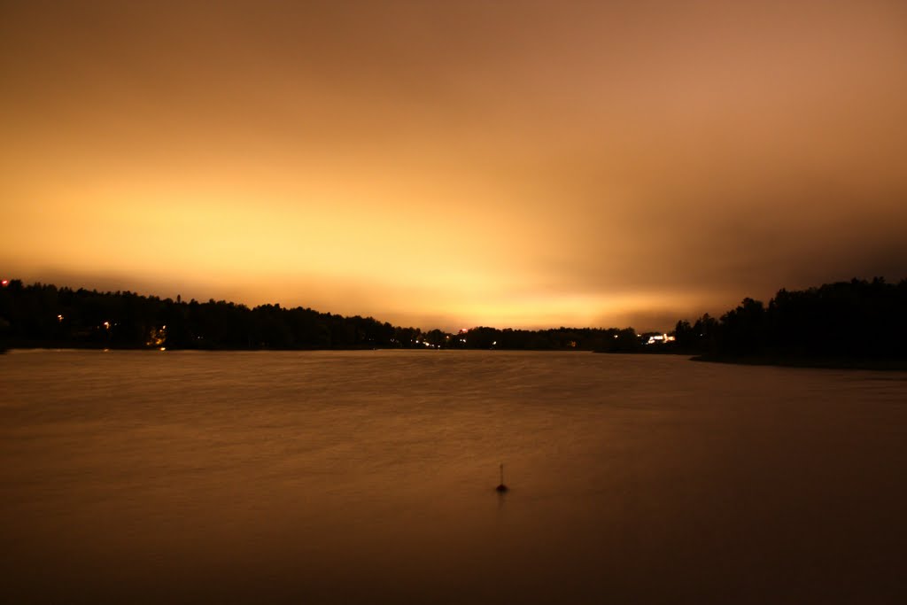 Long exposure nightly shot by kisom