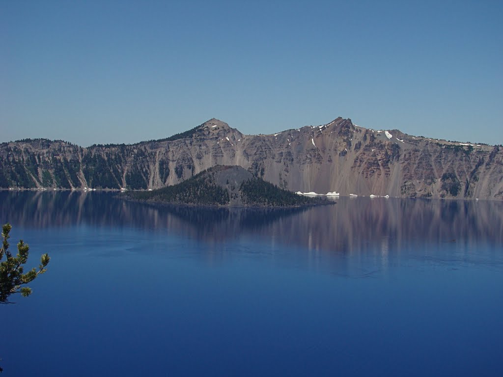 Crater Lake by Ge Nielissen