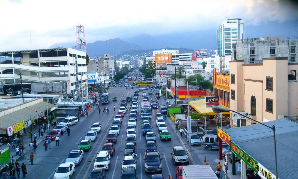 Avenida Cuahutemoc en hora pico by ~☂slavva☂~