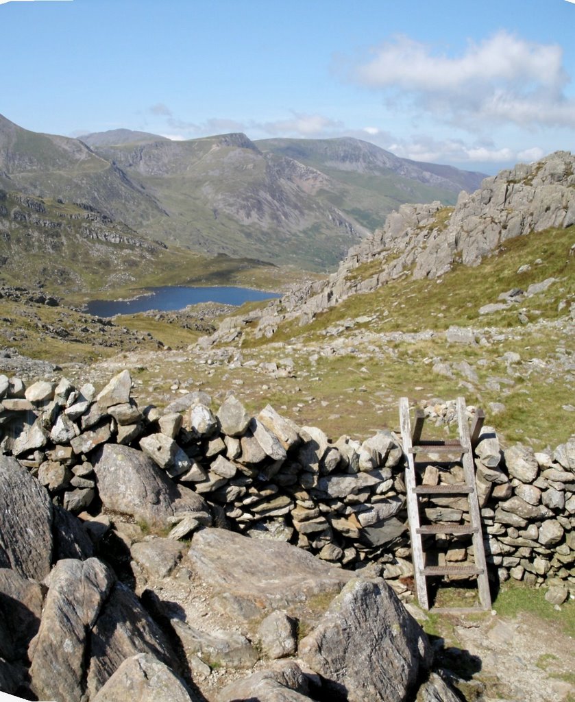 Cwm Cywion and Llyn Bochlwyd from Bwlch Tryfan by msd.deeview