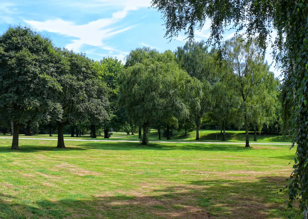 Essen-Borbeck / Blick in die Parkanlage an der Dubois-Arena by Cityfotograph