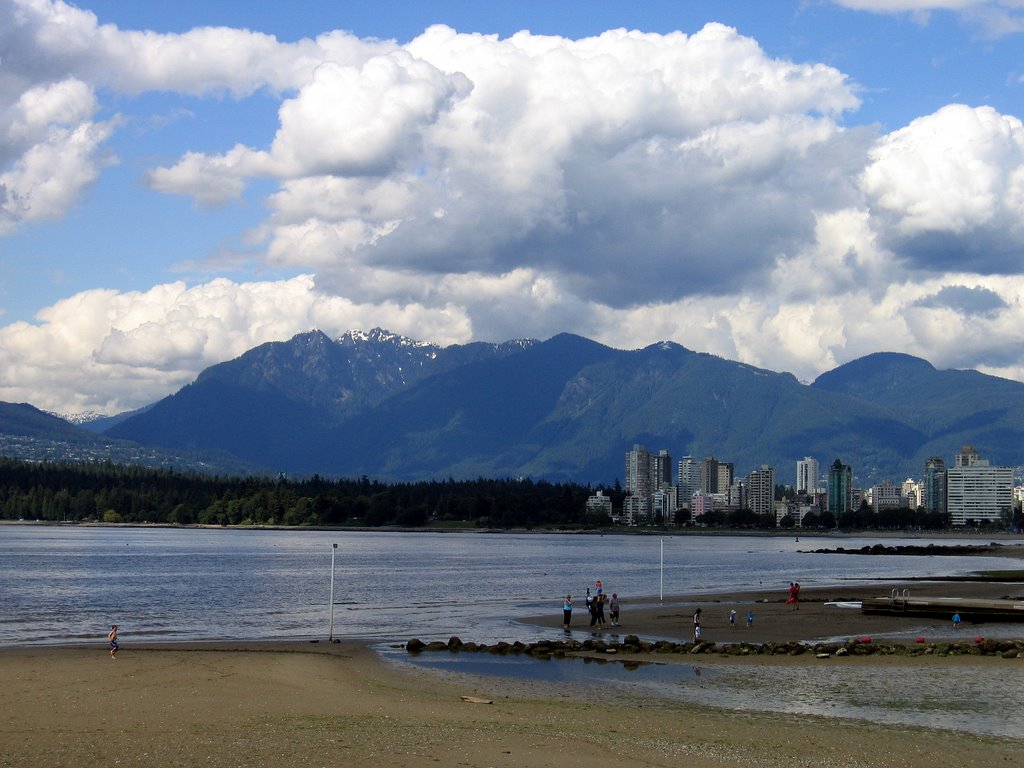 Kitsilano Beach and the Northshore Mountains by Oliver Herz